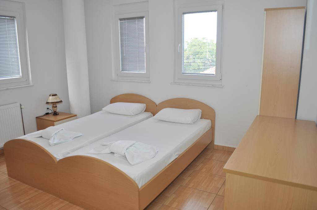 Guest House Miranda Охрид Экстерьер фото